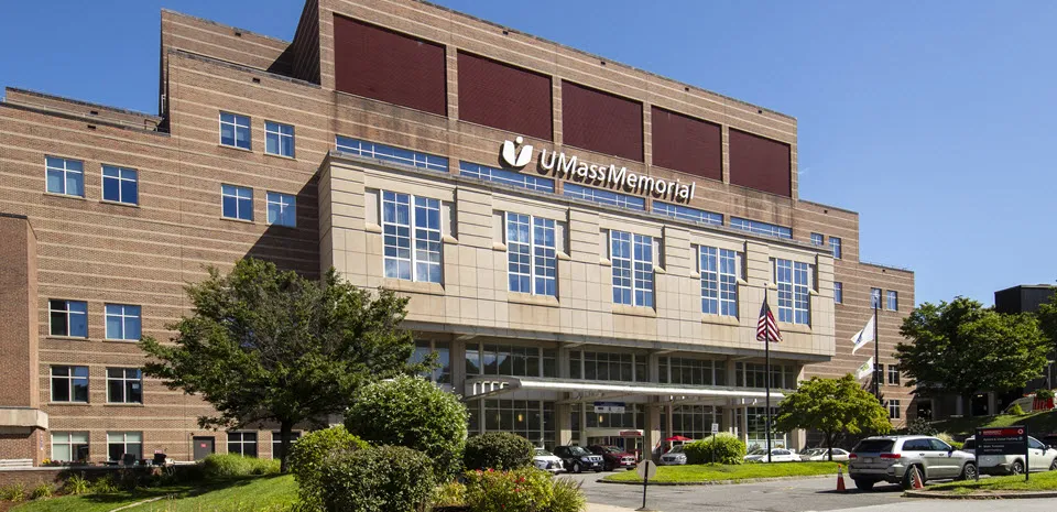 The main entrance of the UMass Memorial Medical Center - Memorial Campus shown from the outside.
